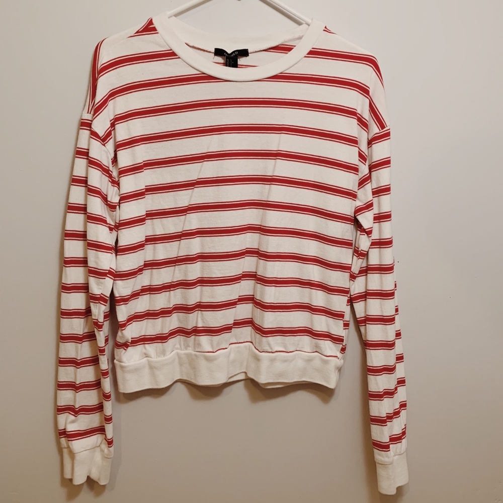 forever 21 red + white cropped striped shirt!